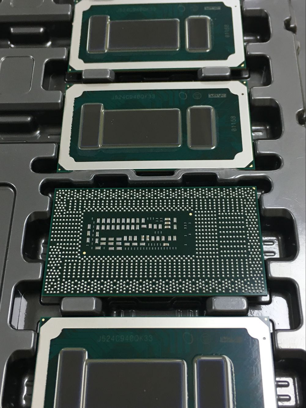 100%   I5-6360U SR2JM QK33 CPU